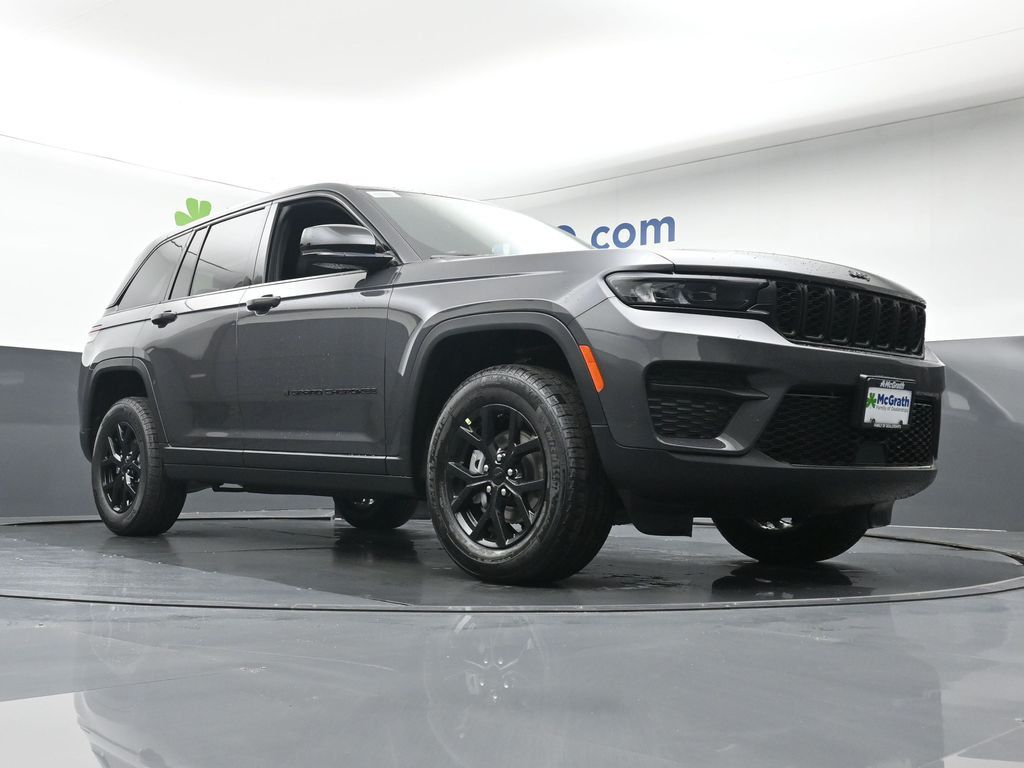 2025 Jeep Grand Cherokee Altitude photo 26