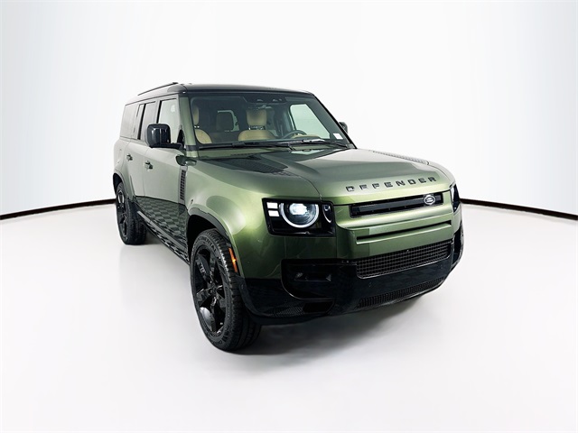 2026 Land Rover Defender 130 X-Dynamic SE photo 3