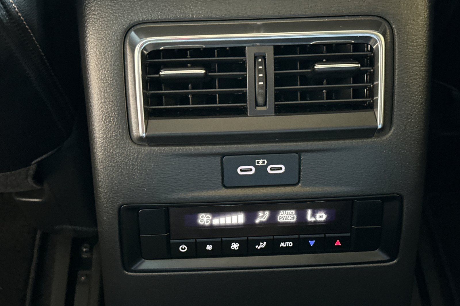 2024 Mazda CX-90 3.3 Turbo Preferred photo 14