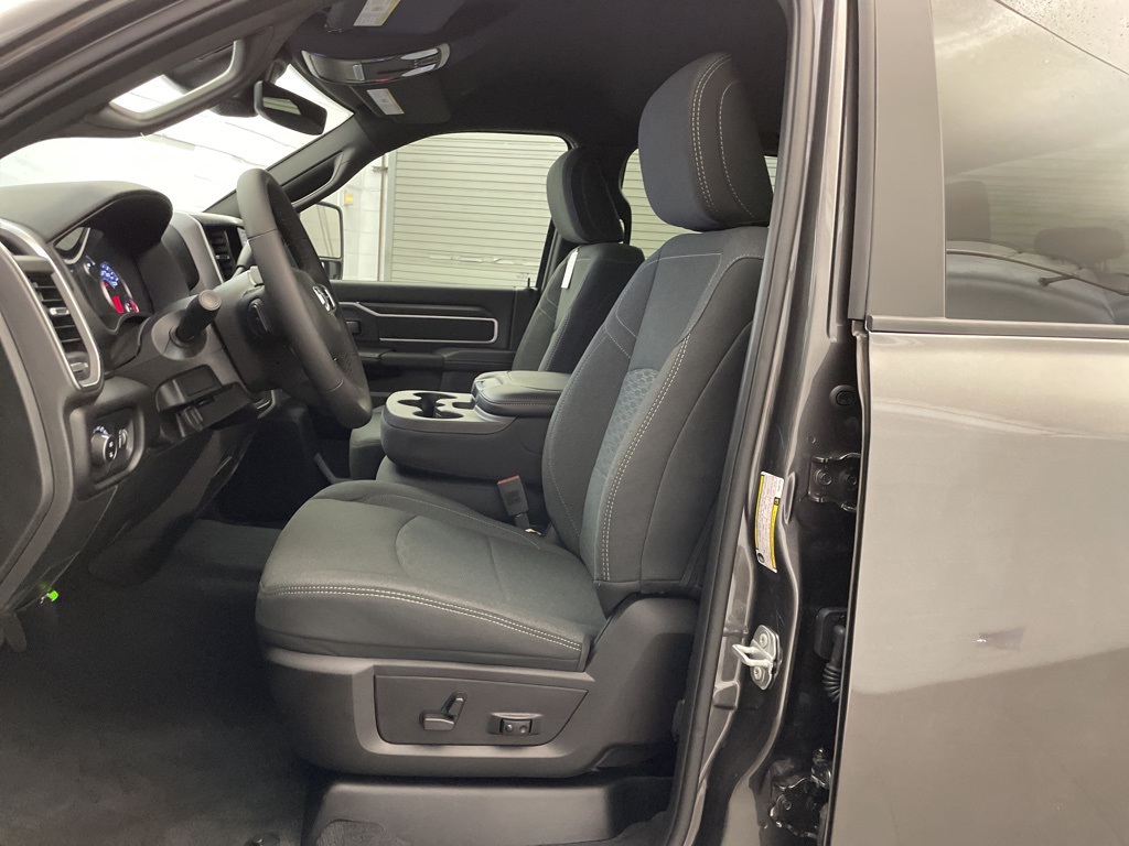 2025 Ram 2500 Big Horn photo 13