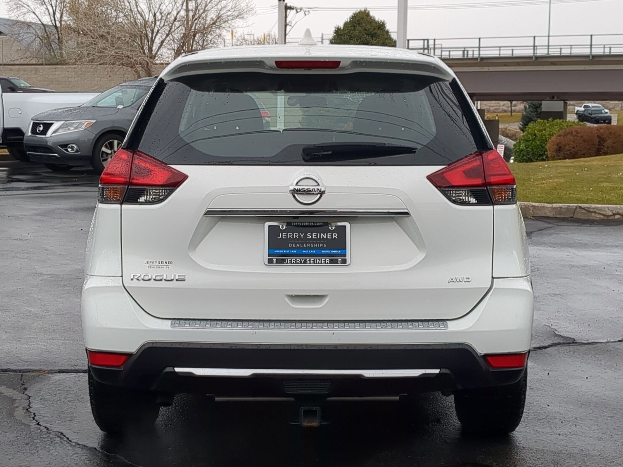 2017 Nissan Rogue S photo 3