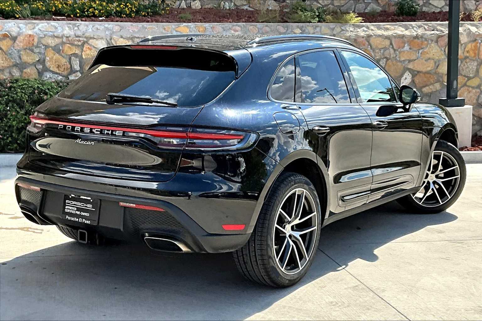 2024 Porsche Macan T photo 7