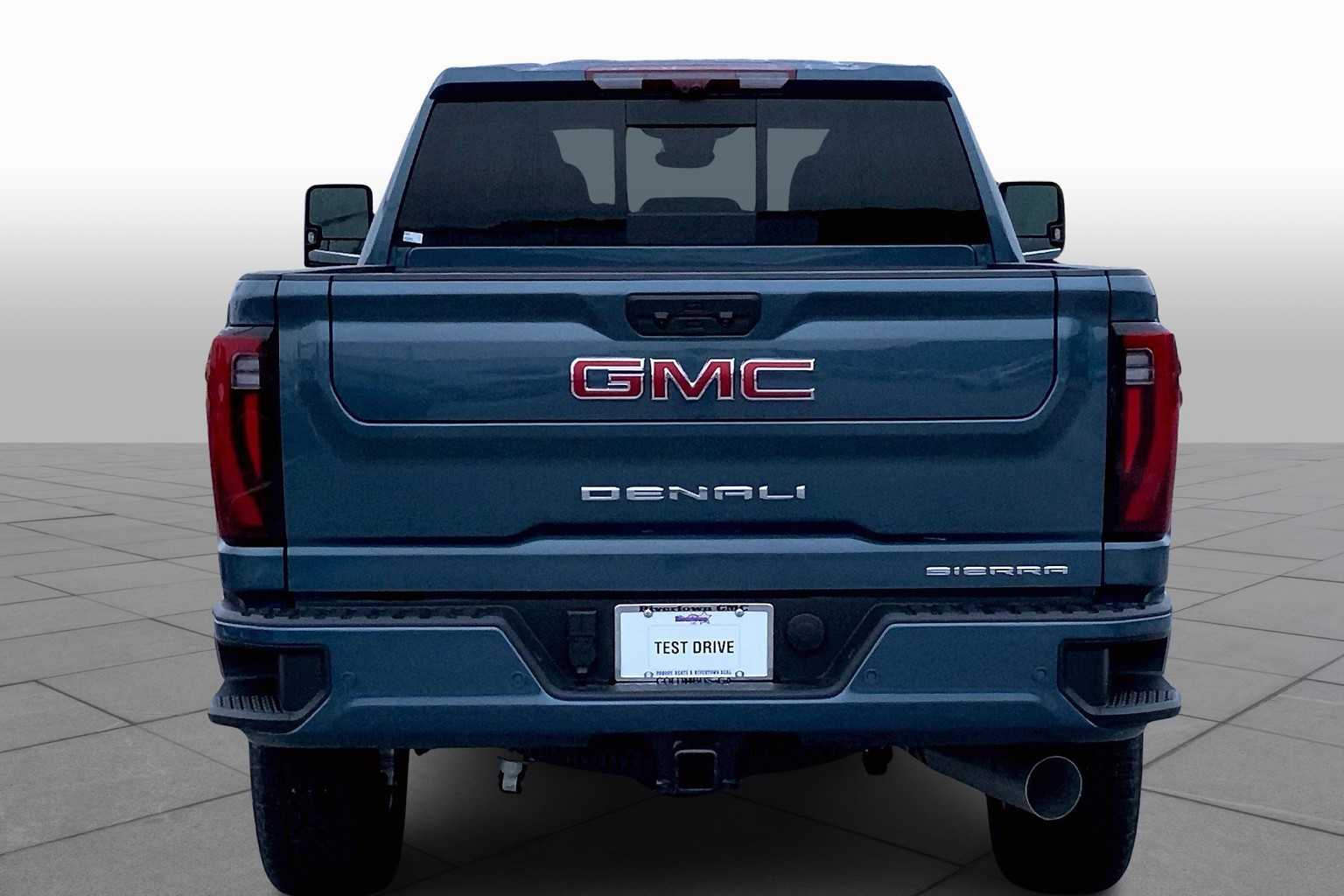 2025 Gmc Sierra 2500 HD Denali photo 4