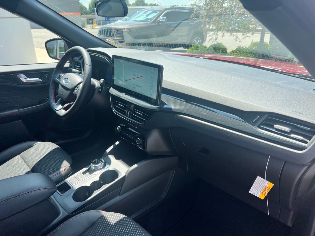 2025 Ford Escape ST-Line photo 28