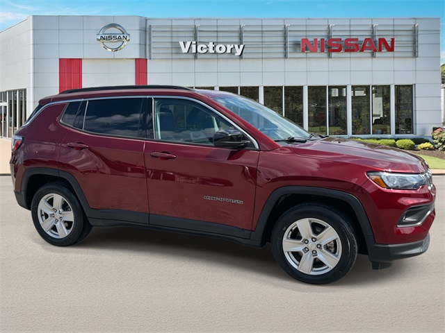 2022 Jeep Compass Latitude photo 2