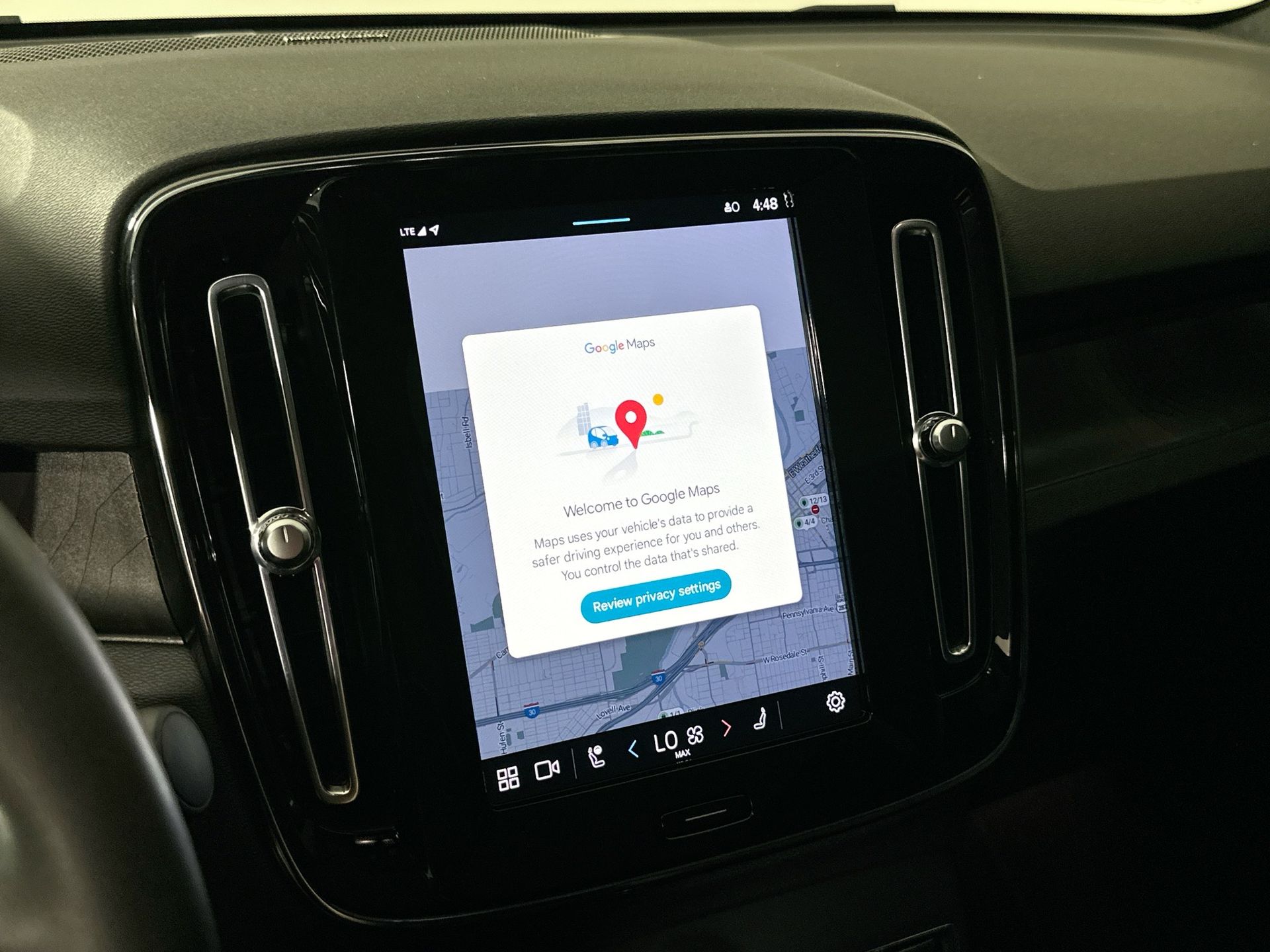 2023 Volvo C40 Recharge Ultimate photo 9