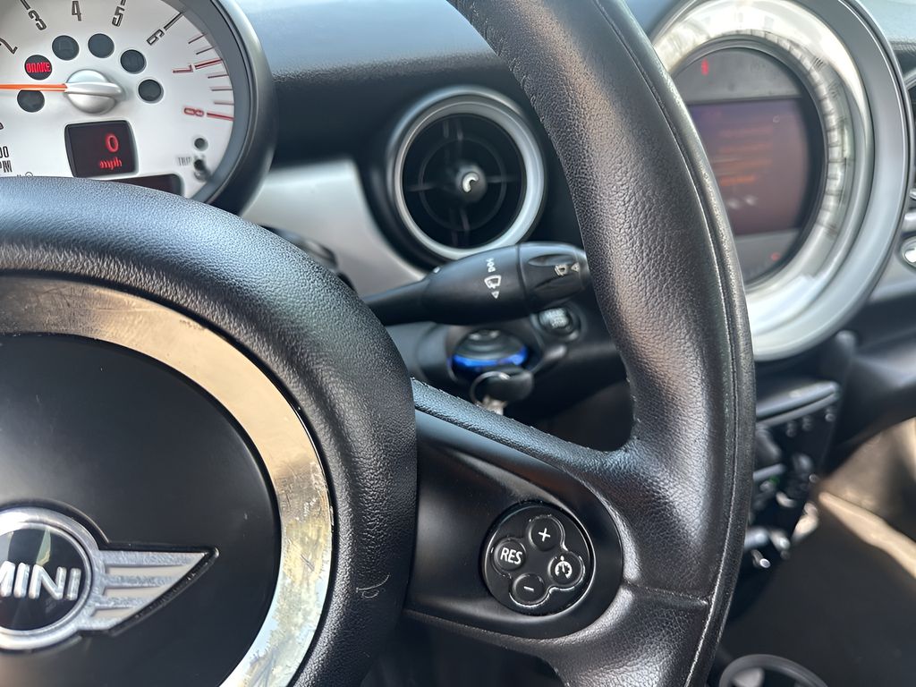 2013 Mini Cooper Base photo 19