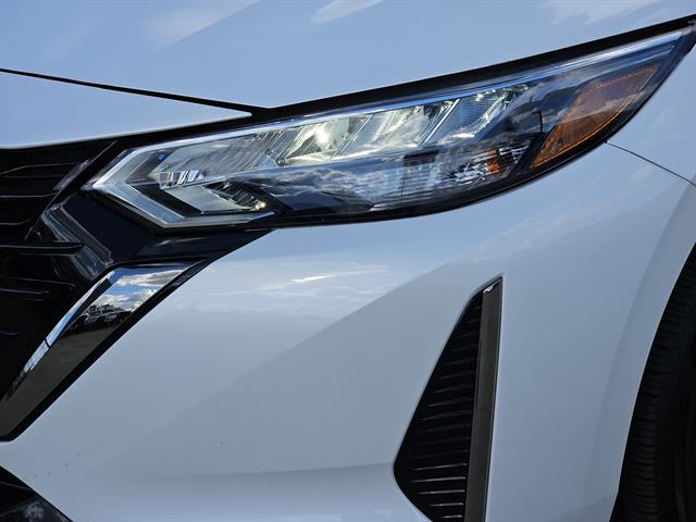 2024 Nissan Sentra SR photo 5