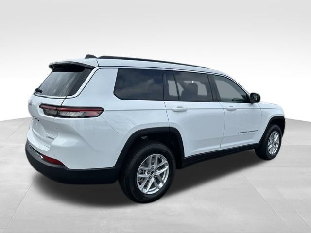 2025 Jeep Grand Cherokee Laredo photo 4