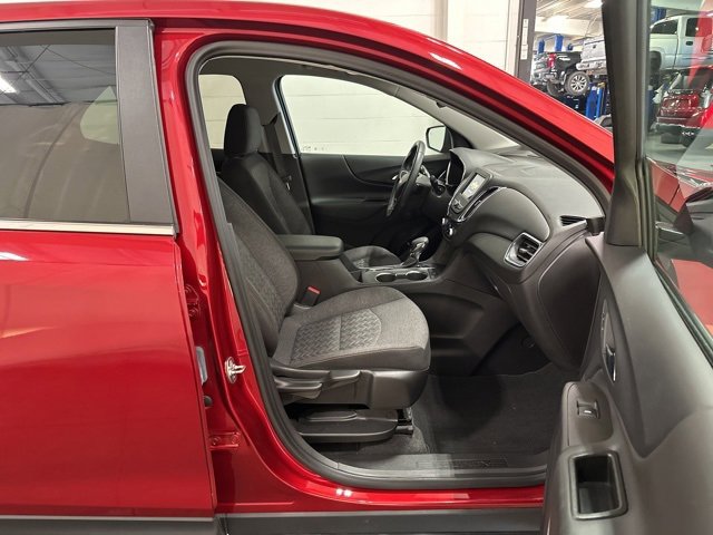 2024 Chevrolet Equinox LT photo 8