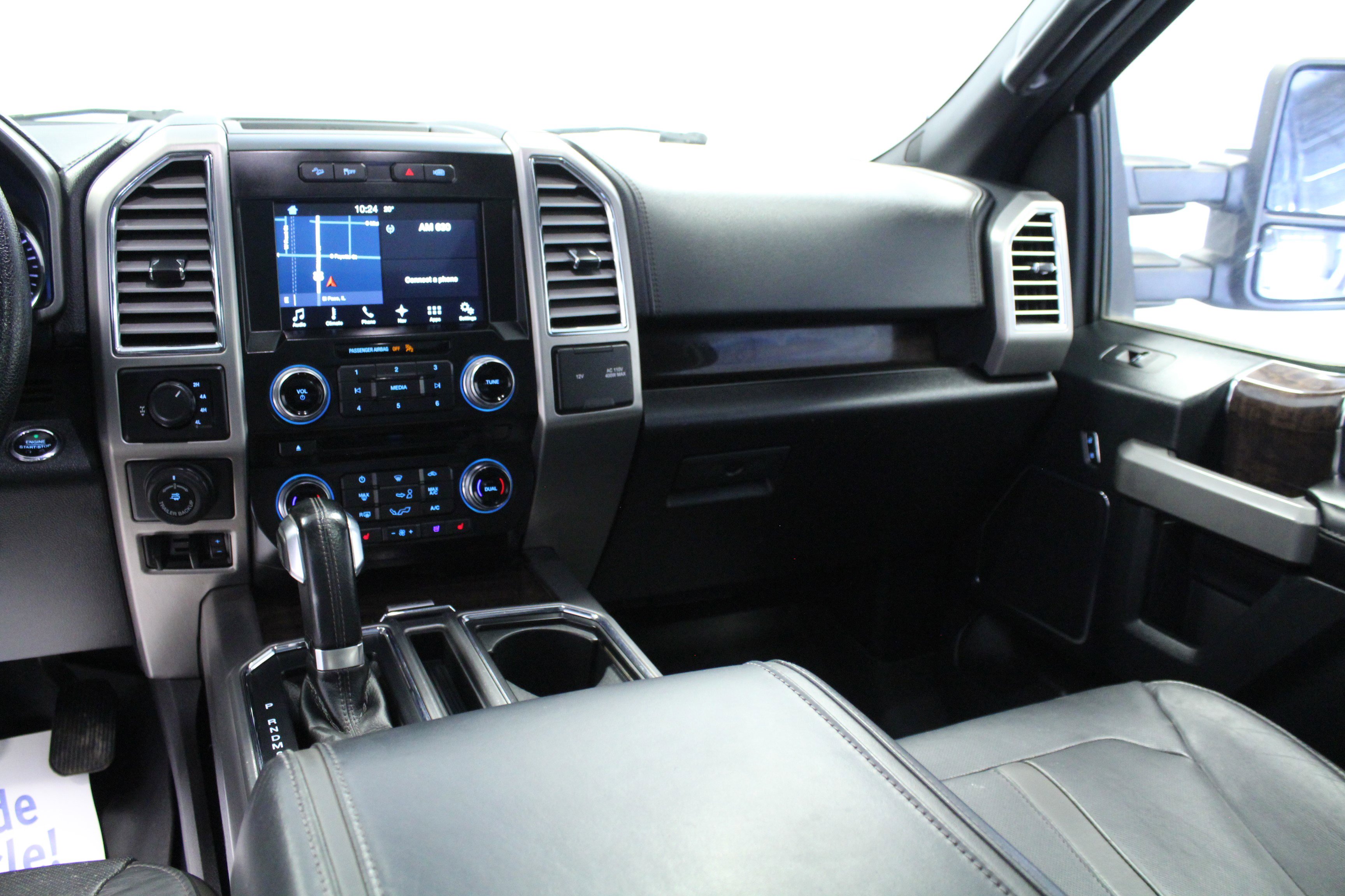 2016 Ford F-150 Platinum photo 18