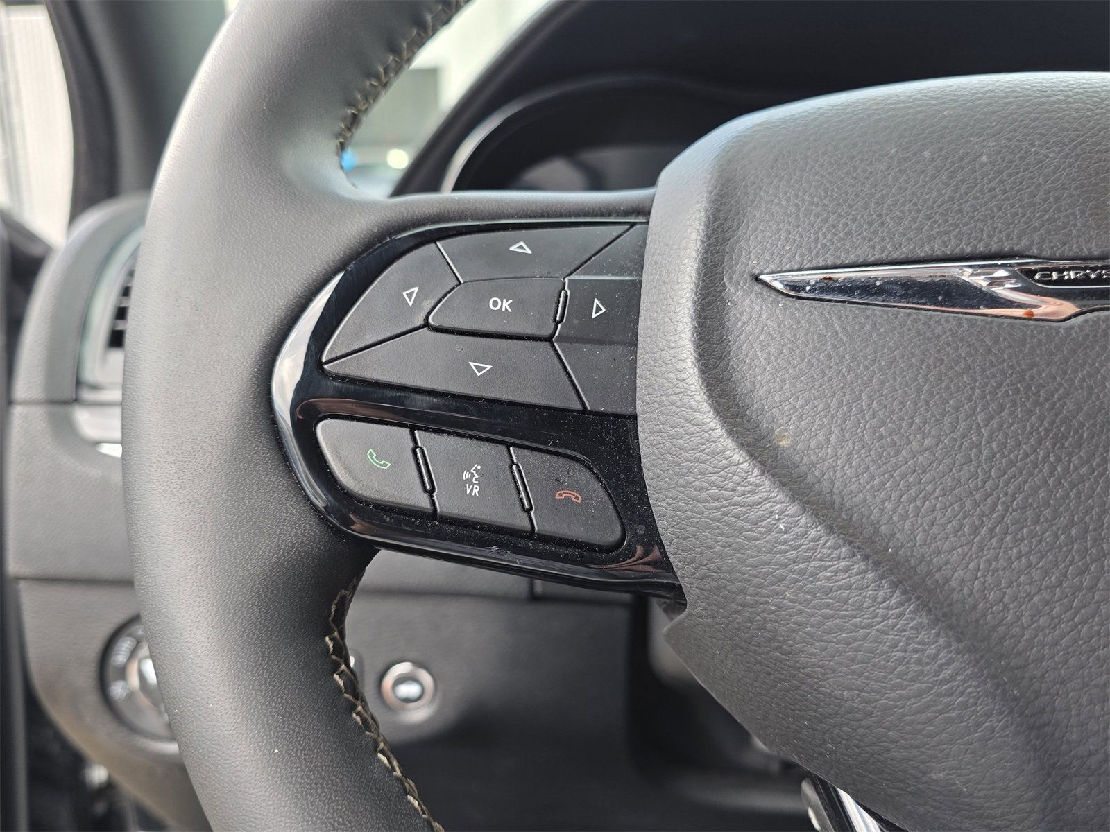 2022 Chrysler 300 S photo 12