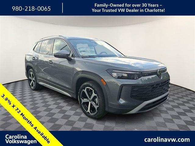 2025 Volkswagen Tiguan SE's photo