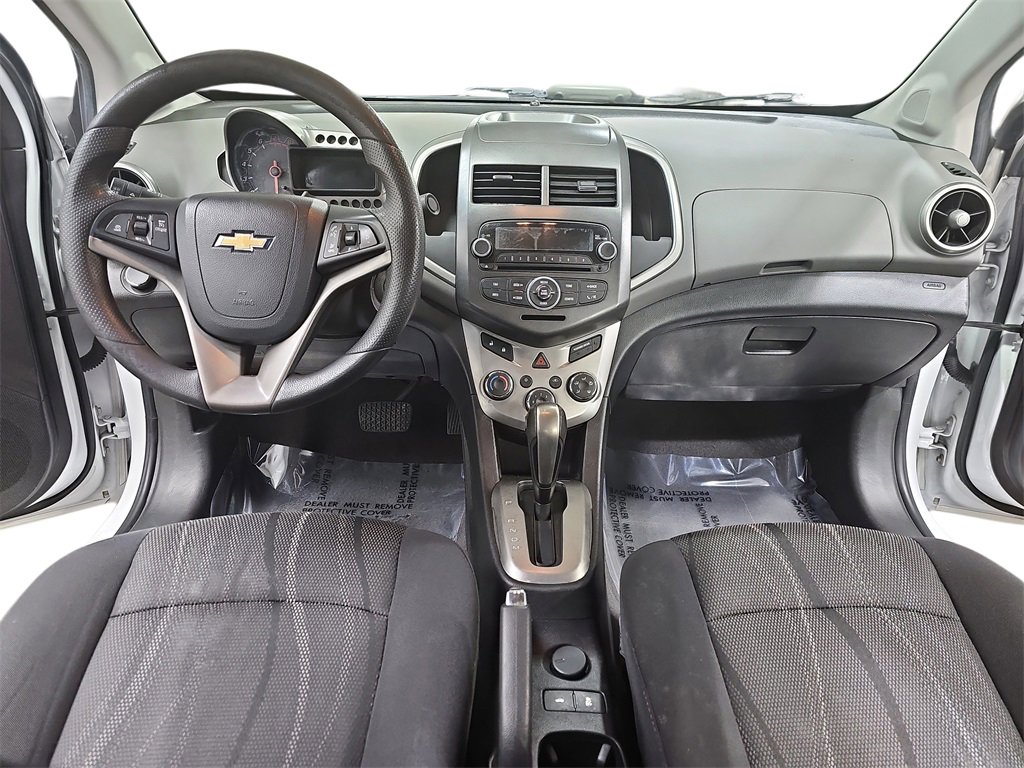 2014 Chevrolet Sonic LT photo 9