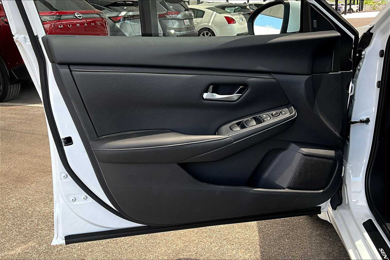 2025 Nissan Sentra SV photo 13