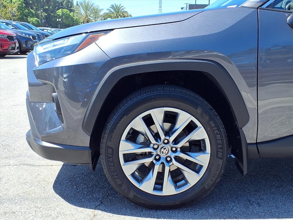 2023 Toyota RAV4 XLE Premium photo 16