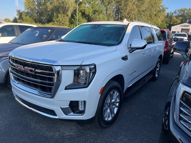2023 Gmc Yukon XL SLT photo 2