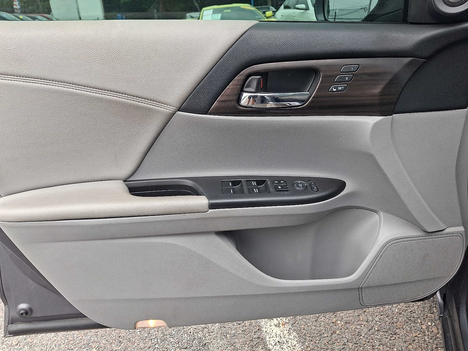 2016 Honda Accord EX-L V6 photo 11