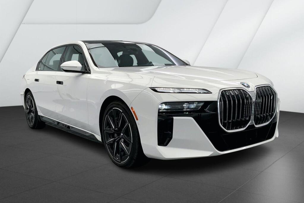 Used 2024 BMW i7 Base with VIN WBY53EJ06RCR61379 for sale in Omaha, NE
