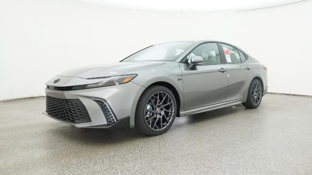 2025 Toyota Camry SE photo 6