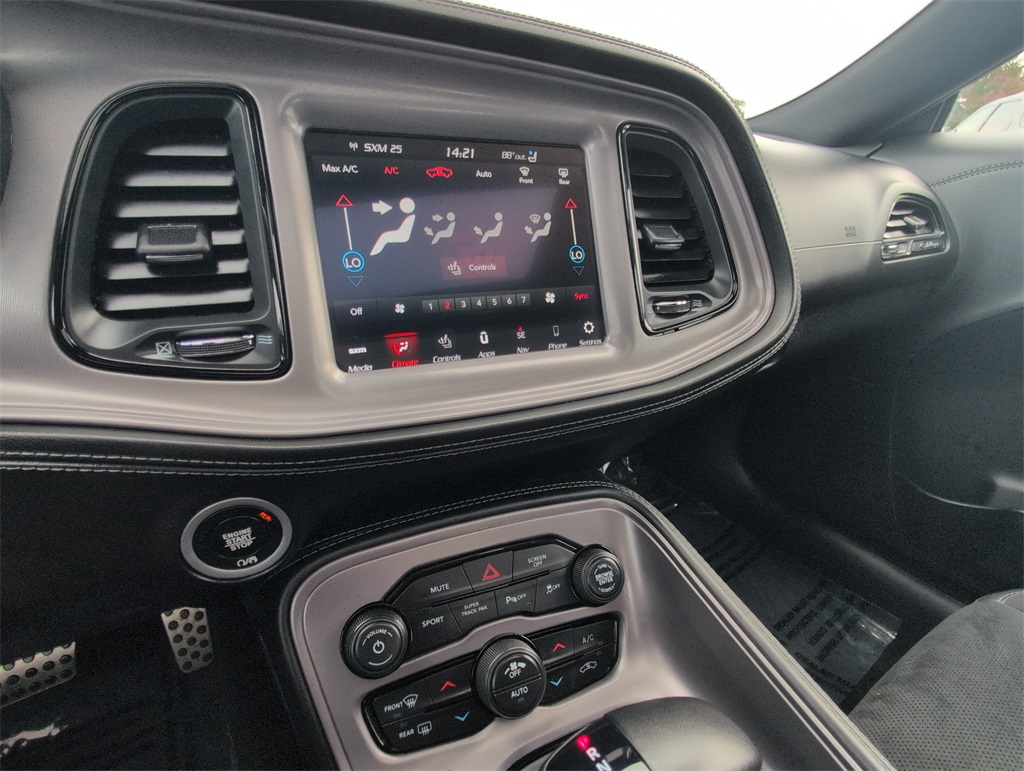 2023 Dodge Challenger R/T photo 19