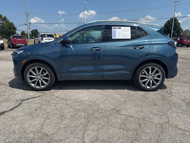 2024 Buick Encore GX Avenir photo 2