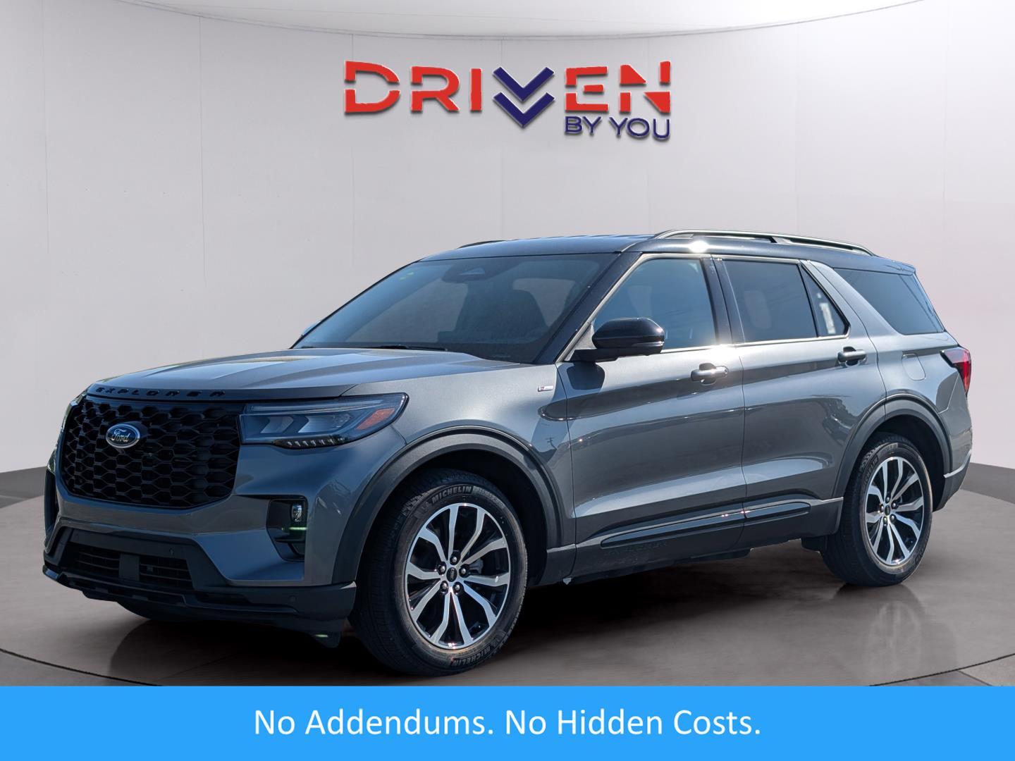 2025 Ford Explorer ST-LINE's photo