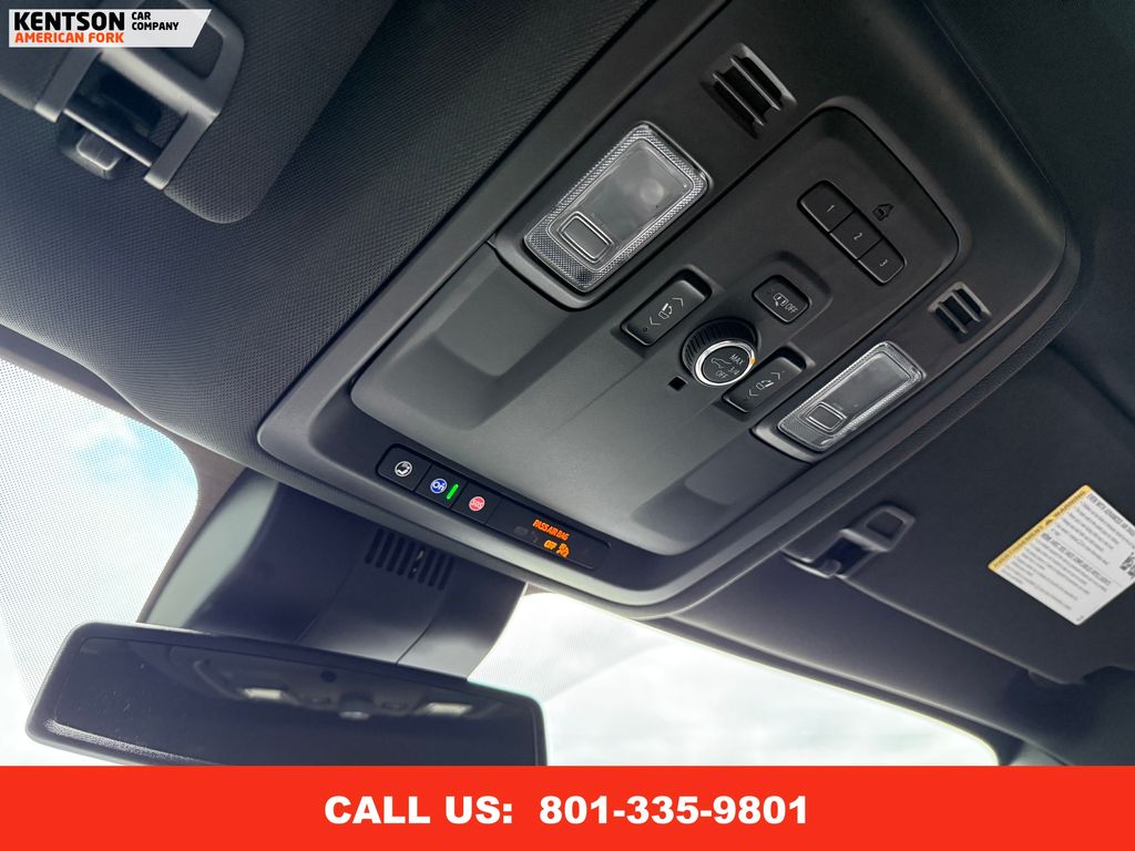 2024 Gmc Yukon SLT photo 28