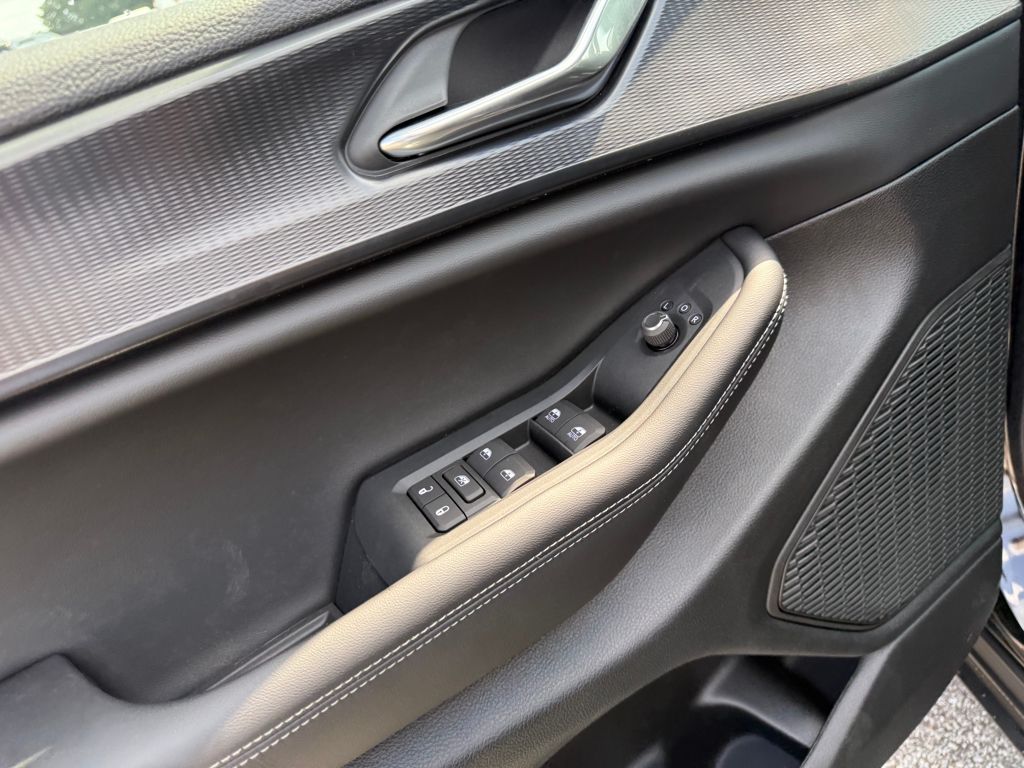 2025 Jeep Grand Cherokee Altitude photo 10