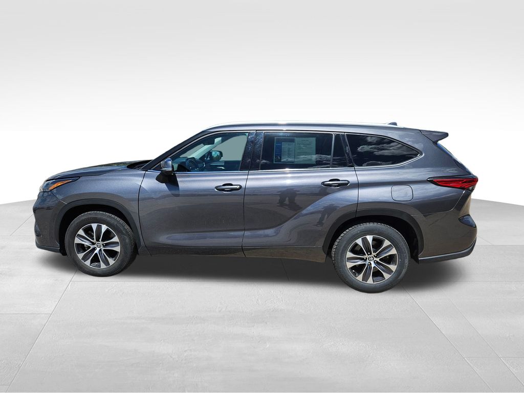 2022 Toyota Highlander XLE photo 7