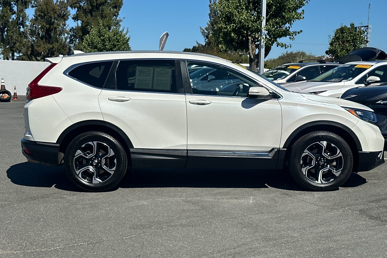 2018 Honda CR-V Touring photo 3