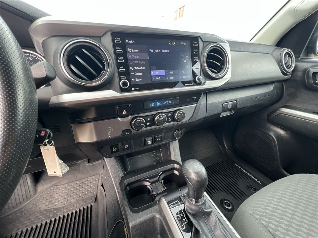 2022 Toyota Tacoma SR5 photo 25