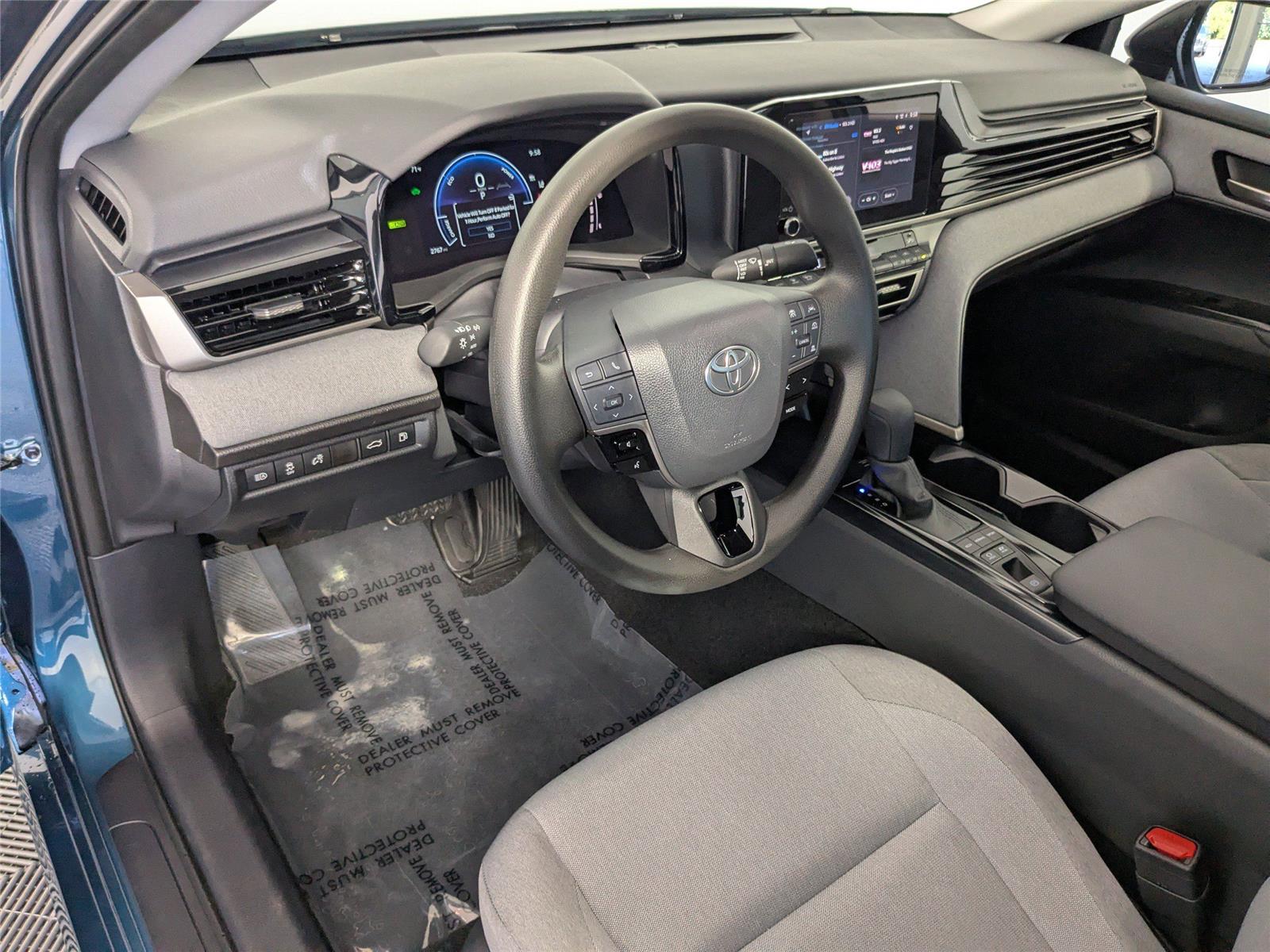 2025 Toyota Camry LE photo 10