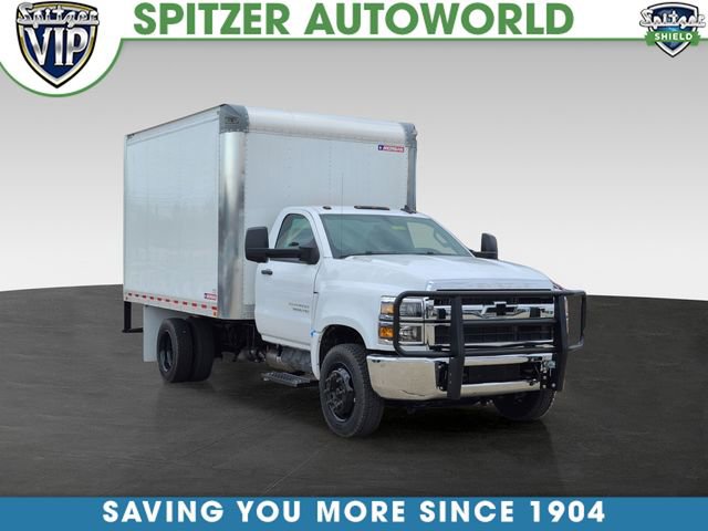 2023 Chevrolet Silverado 4500 Medium Duty Chassis Cab Work Truck's photo
