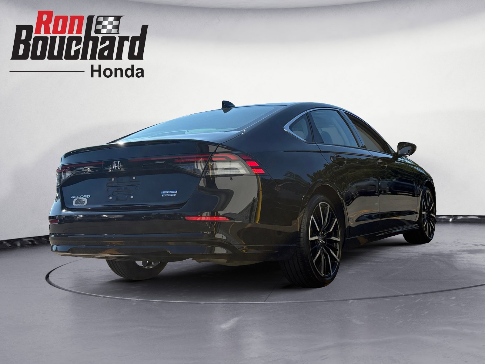 2024 Honda Accord Hybrid Touring photo 2