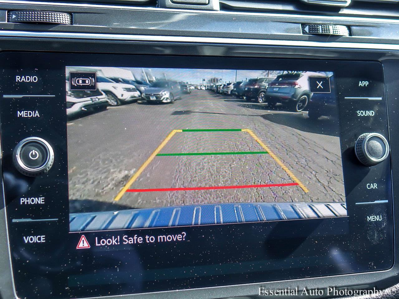 2022 VOLKSWAGEN TIGUAN - Image 13