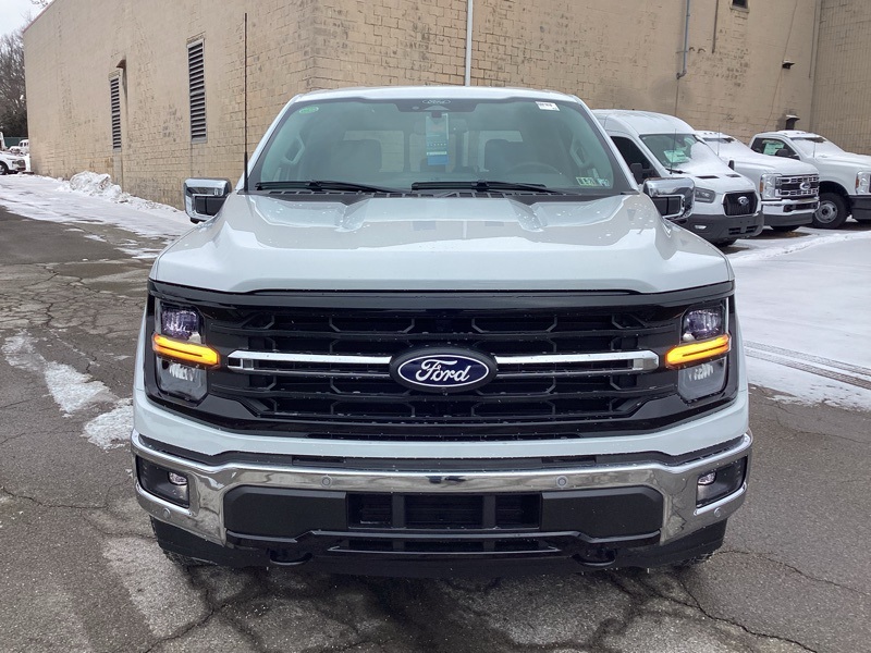 2025 Ford F-150 XLT photo 2