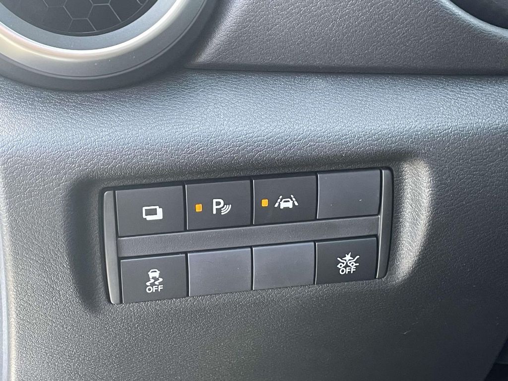 2025 Nissan Versa S photo 12