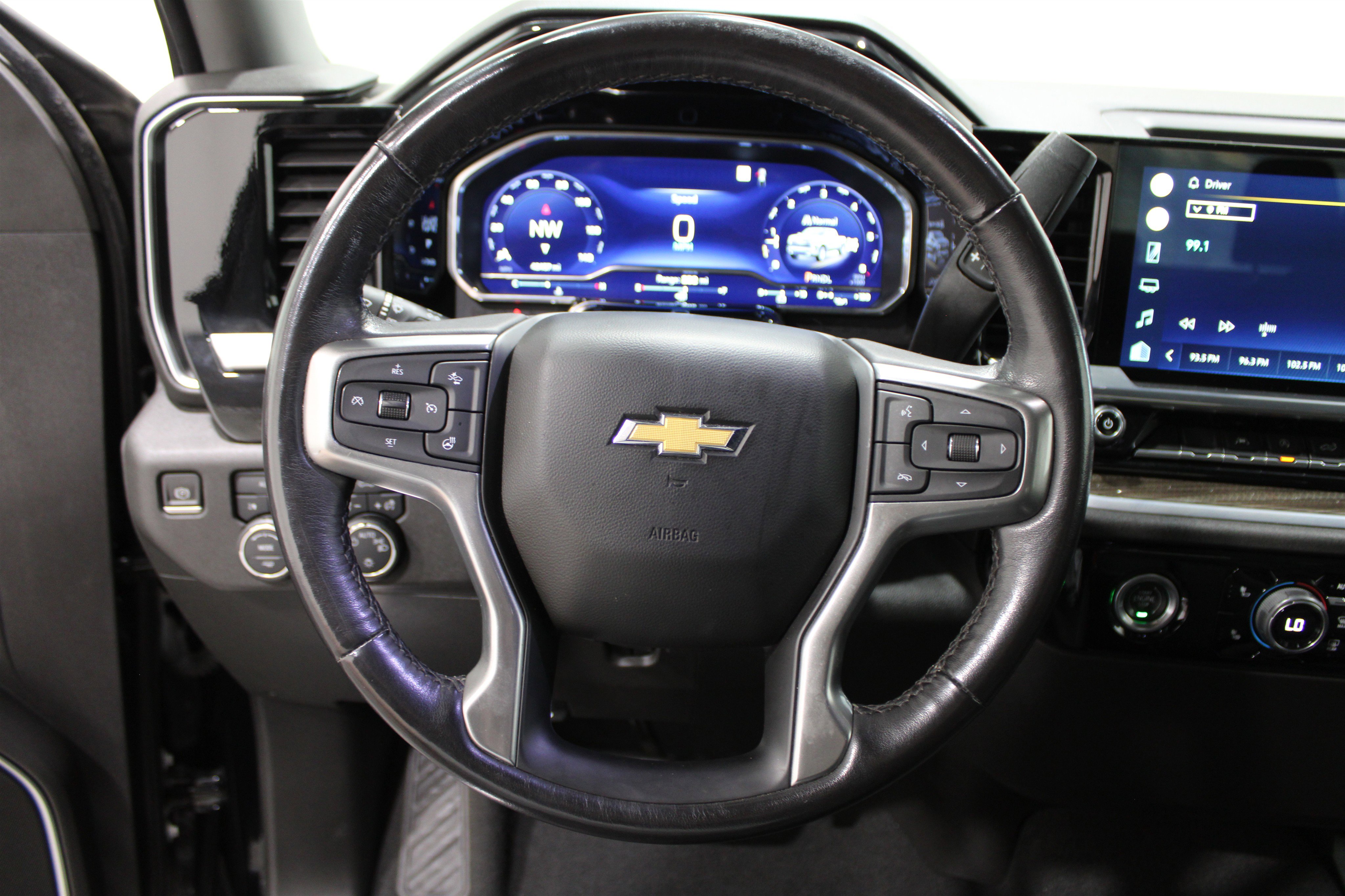 2022 Chevrolet Silverado 1500 LT photo 9