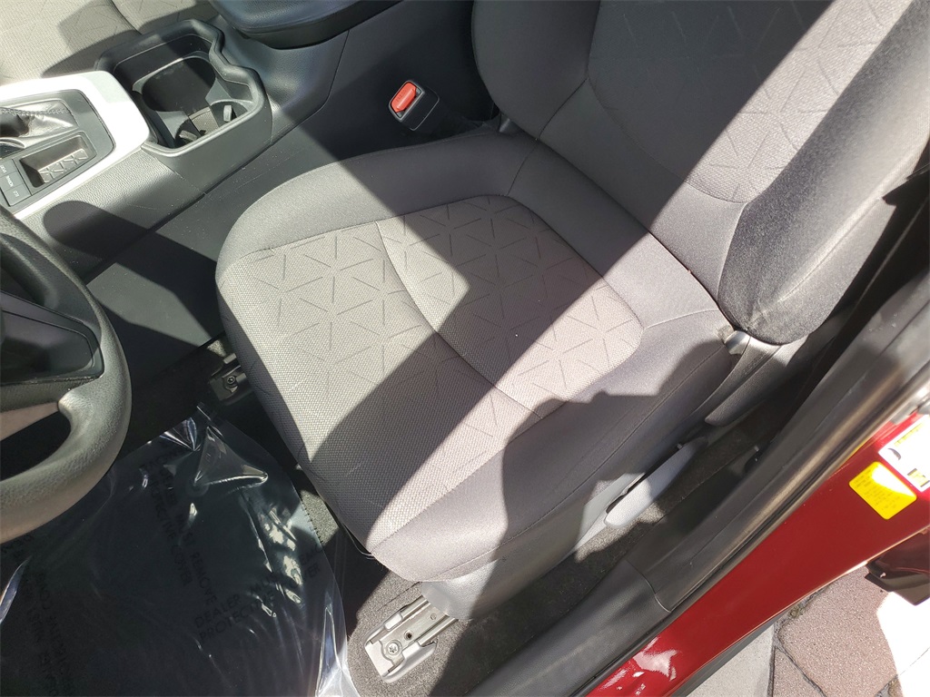 2019 Toyota RAV4 XLE photo 17