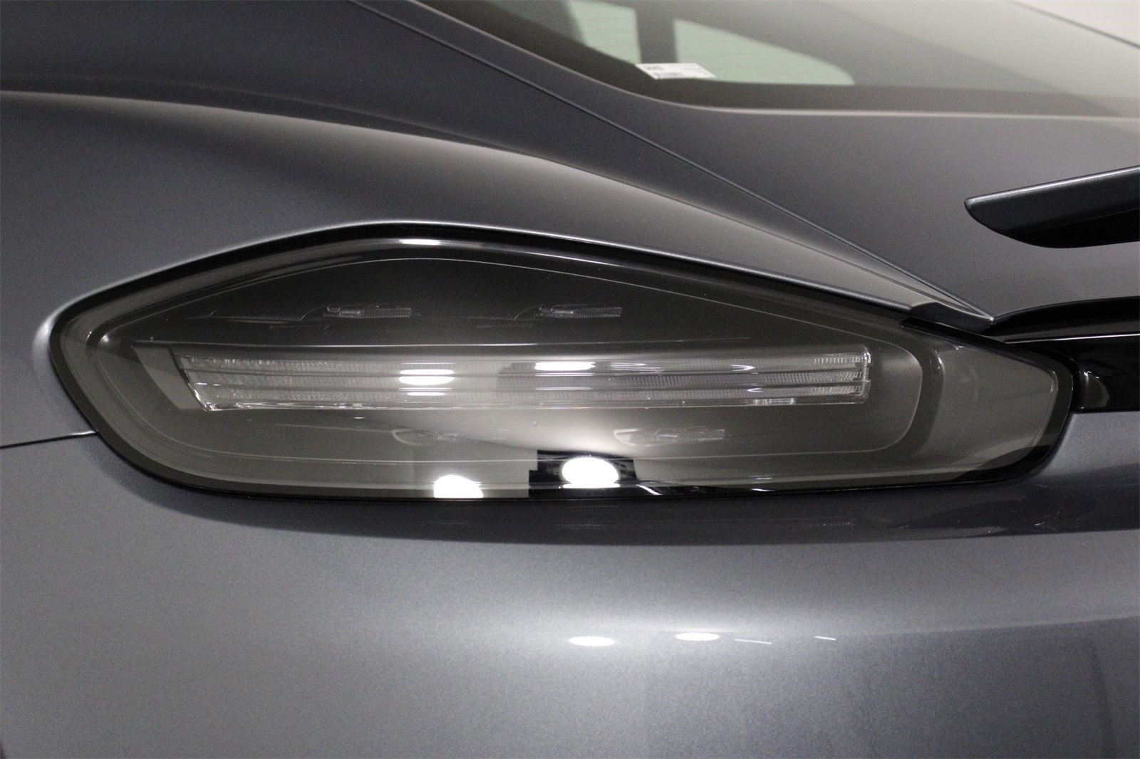 2025 Porsche Cayman photo 18