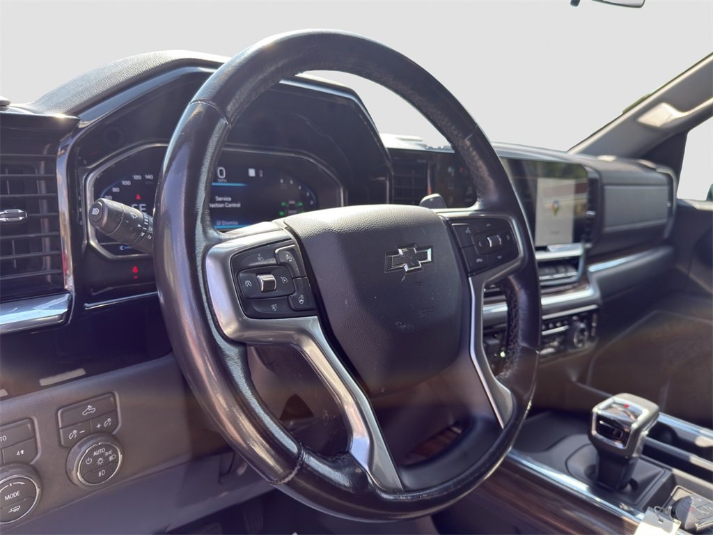 2023 Chevrolet Silverado RST photo 9