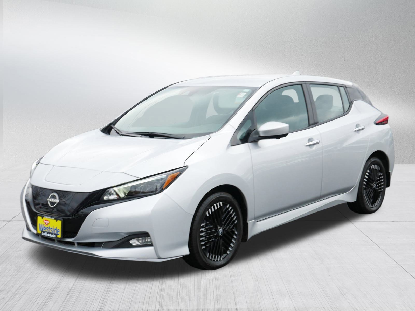 2025 Nissan Leaf SV Plus photo 3