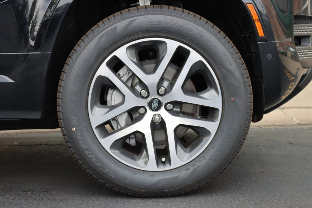 2025 Land Rover Defender 110 X-Dynamic SE photo 7