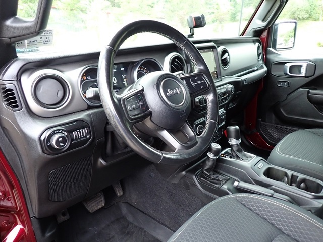 2021 Jeep Gladiator Sport photo 19