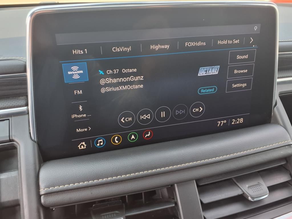 2021 GMC YUKON XL - Image 17