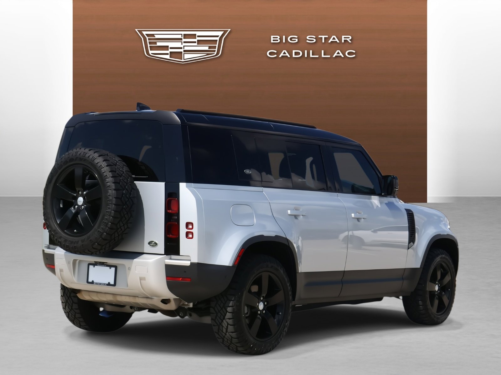 2023 Land Rover Defender S photo 4