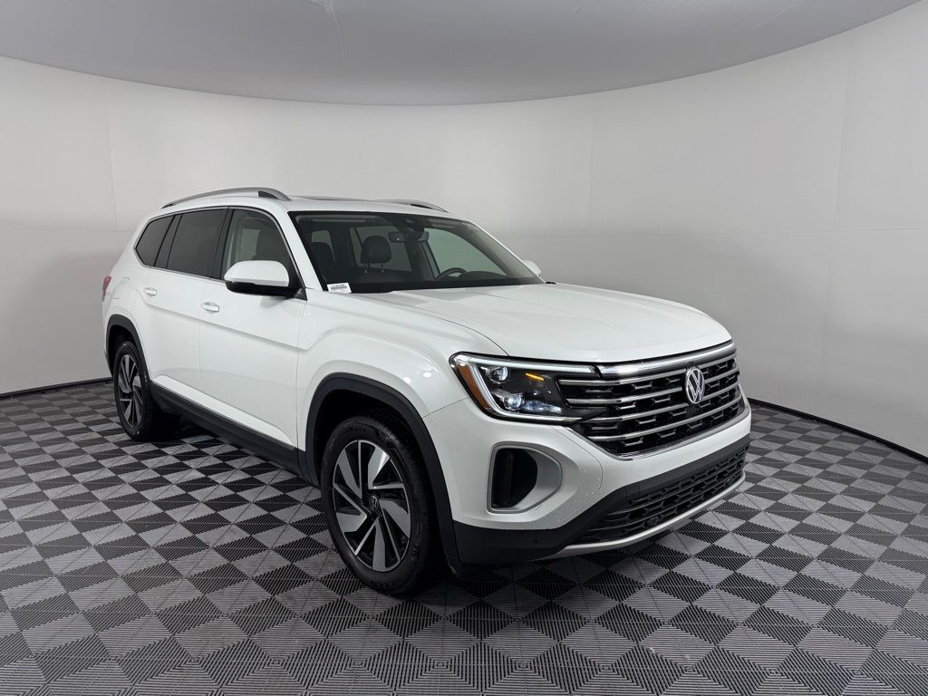 2024 Volkswagen Atlas SEL photo 2