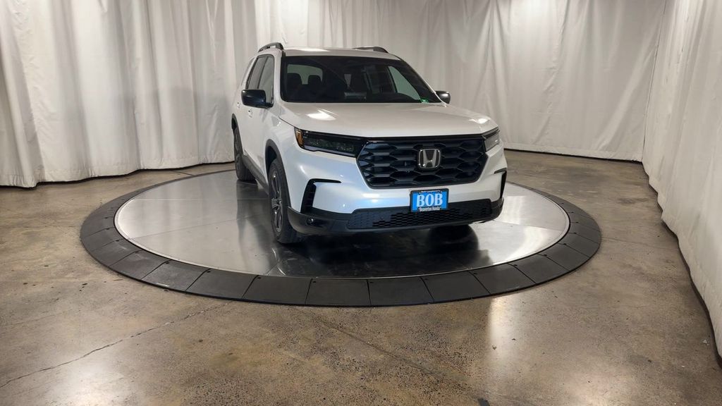 2025 Honda Pilot Sport photo 3