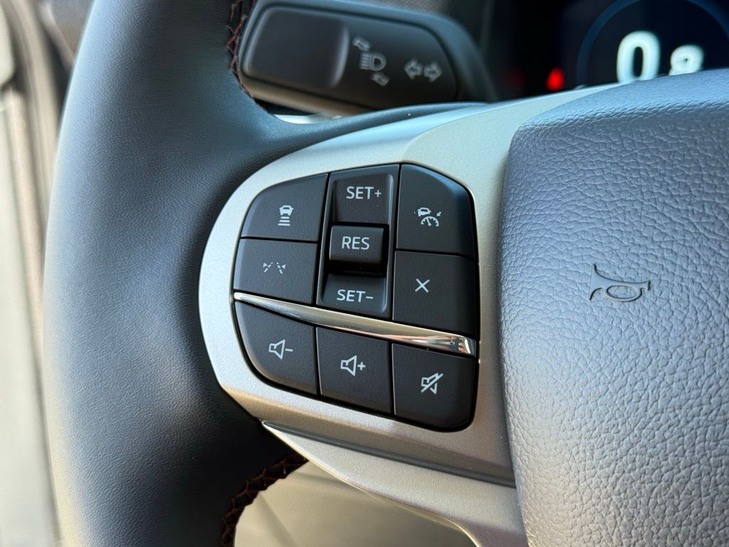 2025 Ford Explorer photo 13